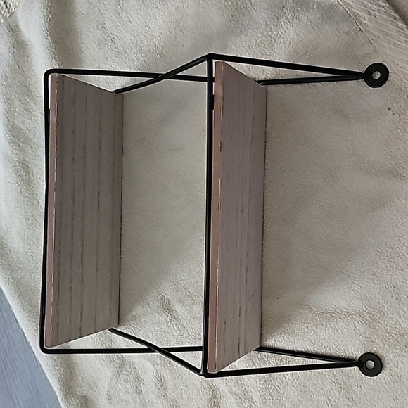 Decor Shelve - Picture 3 of 3